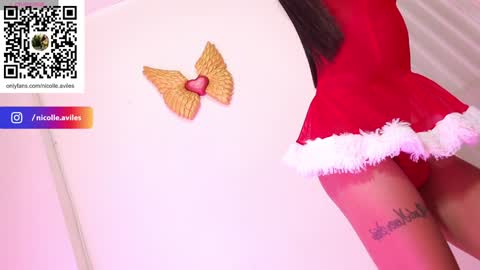 Snapshot of beuty_goddes777 chatting on December 14, 3:51 am Nicolle Aviles online show from December 14, 3:51 am