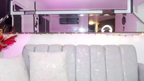 Snapshot of beuty_goddes777 chatting on December 15, 5:56 am Nicolle Aviles online show from December 15, 5:56 am