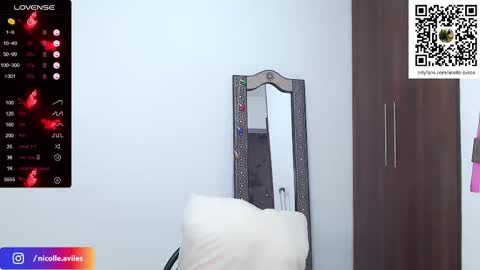 Snapshot of beuty_goddes777 chatting on February 28, 11:01 pm Nicolle Aviles online show from February 28, 11:01 pm