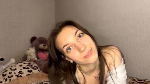 Snapshot of bevvanwoert chatting on March 10, 8:47 pm Bella online show from March 10, 8:47 pm