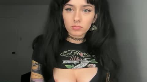 Snapshot of bexbex945874 chatting on December 3, 3:36 am bexbex945874 online show from December 3, 3:36 am