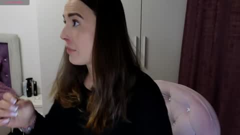   BeyonceDoll       Twitter DollBeyonce    online show from March 10, 10:48 pm