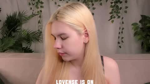 Eliz online show from November 15, 1:25 am