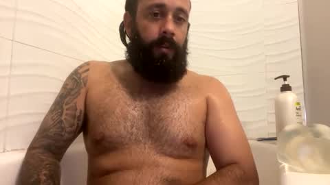 Snapshot of bgonzo_1118 chatting on November 27, 4:14 am bgonzo_1118 online show from November 27, 4:14 am