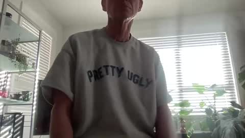 Snapshot of bgrade chatting on September 11, 8:42 pm bgrade online show from September 11, 8:42 pm