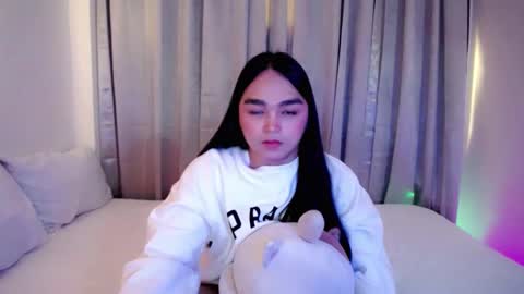 Snapshot of bhabytrans69 chatting on December 28, 12:47 am BHABY 3 online show from December 28, 12:47 am