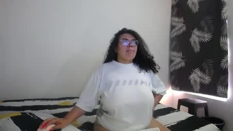 Snapshot of bianca_boobs chatting on April 2, 9:23 pm Bianca Tuesday to Sunday from 2am to 6am UTC-5 online show from April 2, 9:23 pm