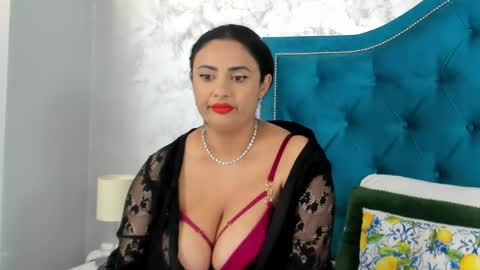 Snapshot of bianca_vale chatting on May 31, 5:48 am Bianca Vale online show from May 31, 5:48 am