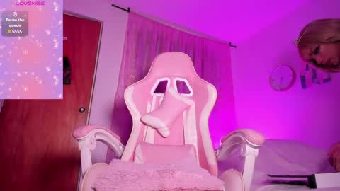    online show from June 1, 11:17 pm