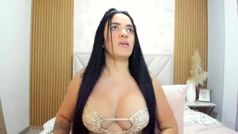 Snapshot of biancaboobs22 chatting on September 30, 1:54 am bianca online show from September 30, 1:54 am