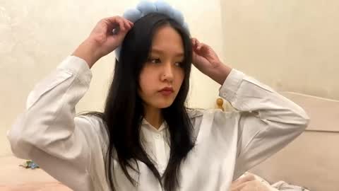 Snapshot of biancahuret chatting on March 23, 3:27 pm Aya online show from March 23, 3:27 pm