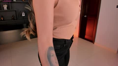 Snapshot of biancapierce_ chatting on October 20, 12:05 pm Bianca Pierce online show from October 20, 12:05 pm