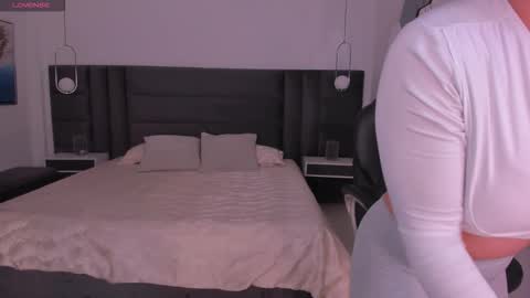 Snapshot of biancapierce_ chatting on November 9, 12:14 pm Bianca Pierce online show from November 9, 12:14 pm