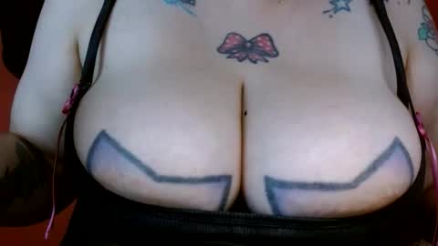 Snapshot of bianka_star_ chatting on October 27, 2:21 pm bianca online show from October 27, 2:21 pm