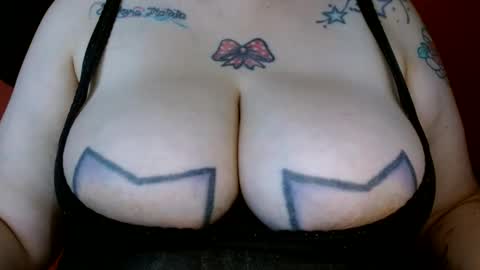 Snapshot of bianka_star_ chatting on October 28, 12:52 pm bianca online show from October 28, 12:52 pm