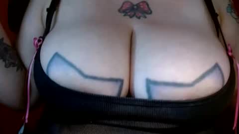 Snapshot of bianka_star_ chatting on April 16, 1:12 pm bianca online show from April 16, 1:12 pm