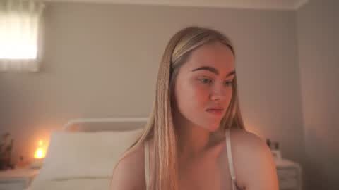 Snapshot of bibi_it_is chatting on July 3, 2:51 am Bibi online show from July 3, 2:51 am