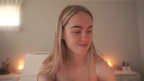 Snapshot of bibi_it_is chatting on July 11, 3:53 am Bibi online show from July 11, 3:53 am
