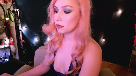Snapshot of bibi_iva chatting on April 12, 2:38 am bibi_iva online show from April 12, 2:38 am