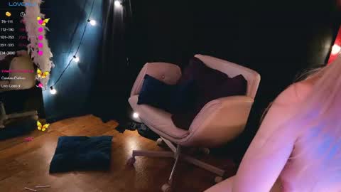 Snapshot of bibi_iva chatting on July 4, 7:53 pm bibi_iva online show from July 4, 7:53 pm