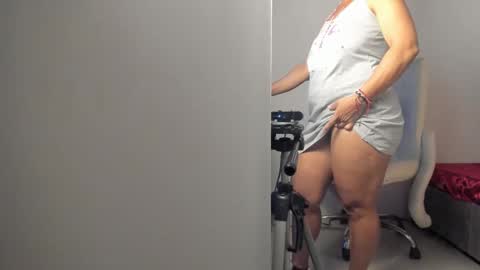 Snapshot of bibiana_js_ chatting on October 23, 11:53 am bibiana_js_ online show from October 23, 11:53 am