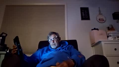 Snapshot of bibob690 chatting on November 1, 11:01 am Bi-Bob690 online show from November 1, 11:01 am