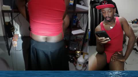 Snapshot of bicepsandfrot chatting on March 27, 6:29 pm BicepsandFrot online show from March 27, 6:29 pm