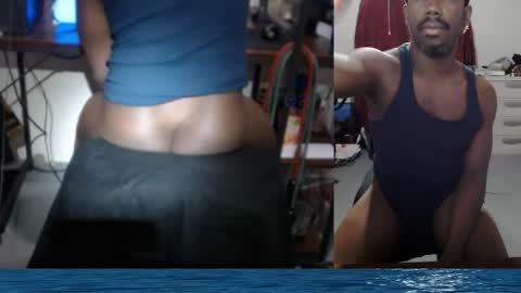 Snapshot of bicepsandfrot chatting on April 1, 4:13 am BicepsandFrot online show from April 1, 4:13 am