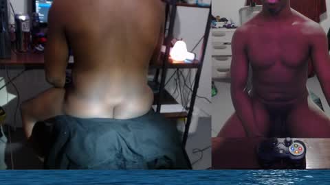 Snapshot of bicepsandfrot chatting on April 7, 5:41 am BicepsandFrot online show from April 7, 5:41 am