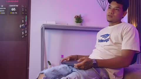 Snapshot of bick_jhonn chatting on June 5, 7:41 pm Bick Khonn online show from June 5, 7:41 pm