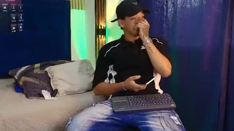 Snapshot of bick_jhonn chatting on June 10, 7:35 pm Bick Khonn online show from June 10, 7:35 pm