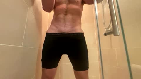 Snapshot of bicuriousbigdick chatting on March 25, 10:54 am bicuriousbigdick online show from March 25, 10:54 am