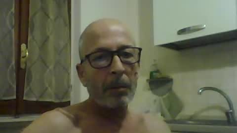 Snapshot of big23italy chatting on August 3, 7:39 pm big23italy online show from August 3, 7:39 pm
