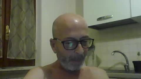 Snapshot of big23italy chatting on August 4, 7:27 pm big23italy online show from August 4, 7:27 pm