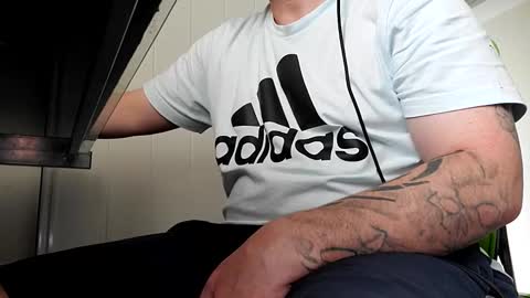 Snapshot of big_balls_big_load chatting on January 24, 5:42 am big_balls_big_load online show from January 24, 5:42 am