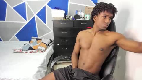 Snapshot of big_black11 chatting on November 15, 11:40 am big_black11 online show from November 15, 11:40 am