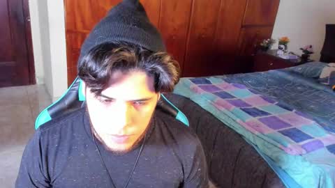 Logan Sprouse online show from November 26, 10:11 pm