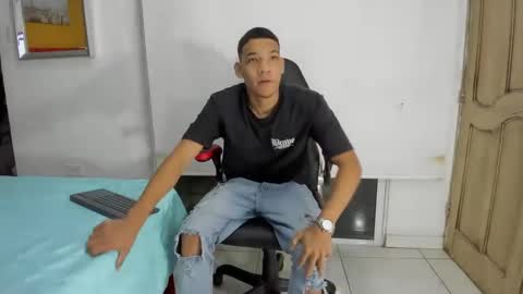 big_jhoonss_ online show from October 2, 3:02 am