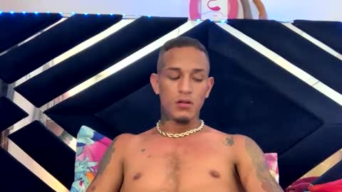 Snapshot of big_latin666 chatting on January 1, 11:27 am Stiven Leon online show from January 1, 11:27 am