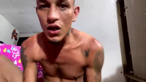 Snapshot of big_latin666 chatting on January 1, 7:21 pm Stiven Leon online show from January 1, 7:21 pm