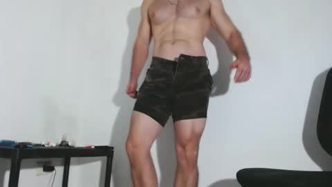 Snapshot of big_masterr chatting on February 7, 6:06 am big_masterr online show from February 7, 6:06 am