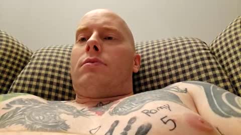 Snapshot of big_mat1988 chatting on February 8, 2:15 am big_mat1988 online show from February 8, 2:15 am