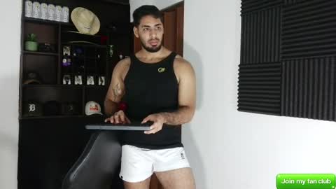 Snapshot of big_versxxx chatting on July 9, 3:05 pm Hot Versx online show from July 9, 3:05 pm