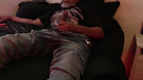 Snapshot of bigals10 chatting on December 21, 1:35 am bigals10 online show from December 21, 1:35 am