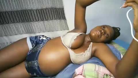 Snapshot of bigass001_ chatting on December 30, 9:08 pm bigass001_ online show from December 30, 9:08 pm