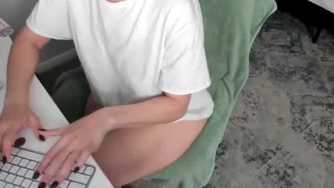 bigb00tijudy online show from March 31, 4:18 pm