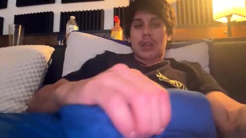 Snapshot of bigben281330 chatting on December 2, 8:15 pm bigben281330 online show from December 2, 8:15 pm