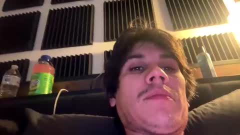 Snapshot of bigben281330 chatting on December 18, 5:02 am bigben281330 online show from December 18, 5:02 am