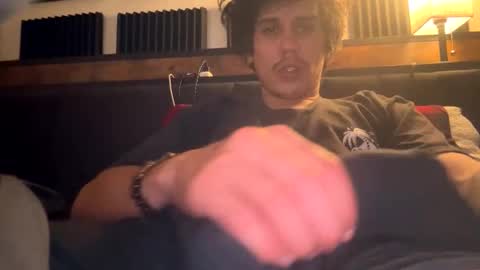 Snapshot of bigben281330 chatting on February 18, 7:10 pm bigben281330 online show from February 18, 7:10 pm