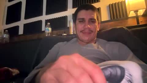 Snapshot of bigben281330 chatting on March 1, 9:11 am bigben281330 online show from March 1, 9:11 am